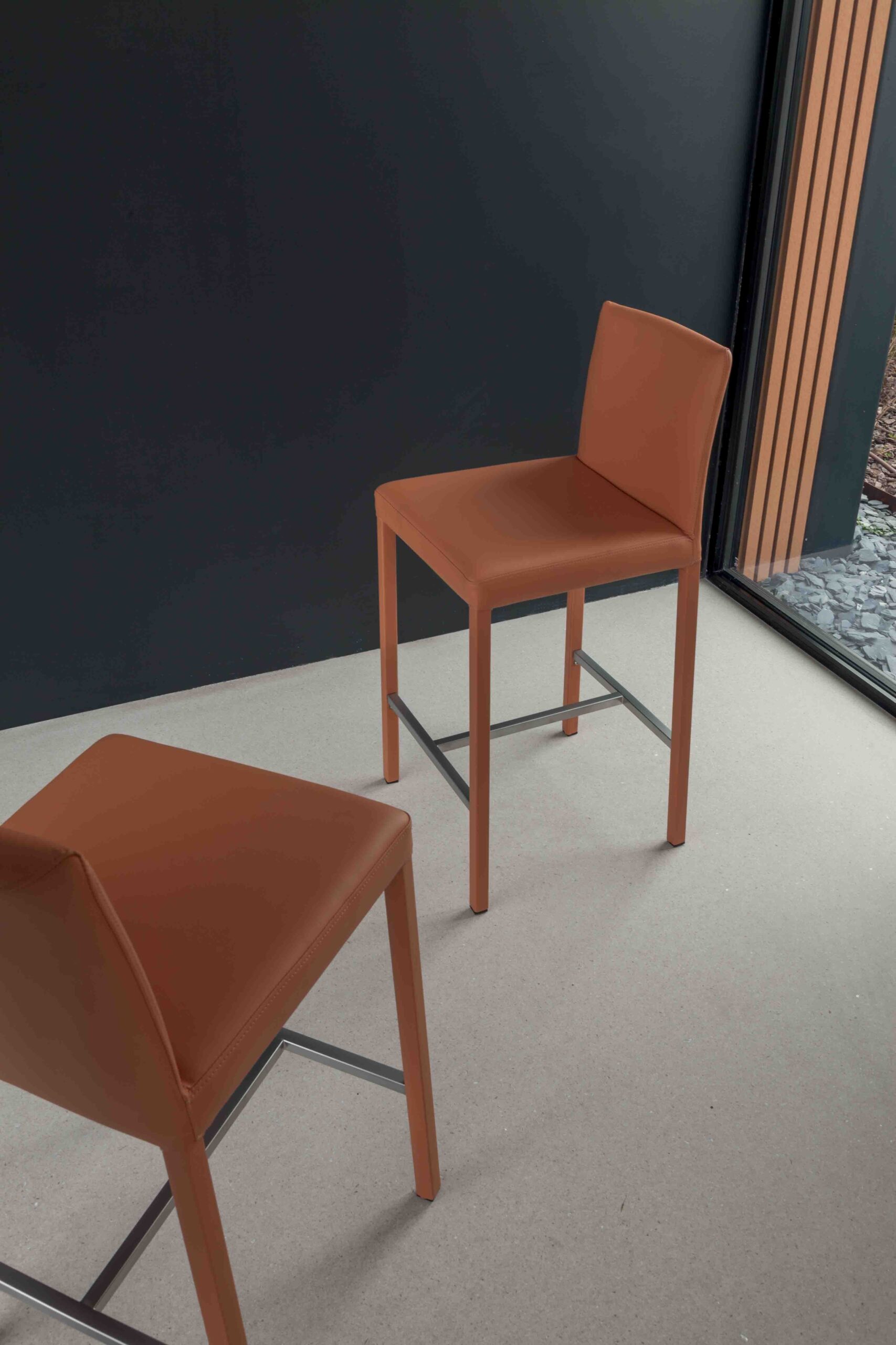 ROMY-SGABELLO-2-scaled